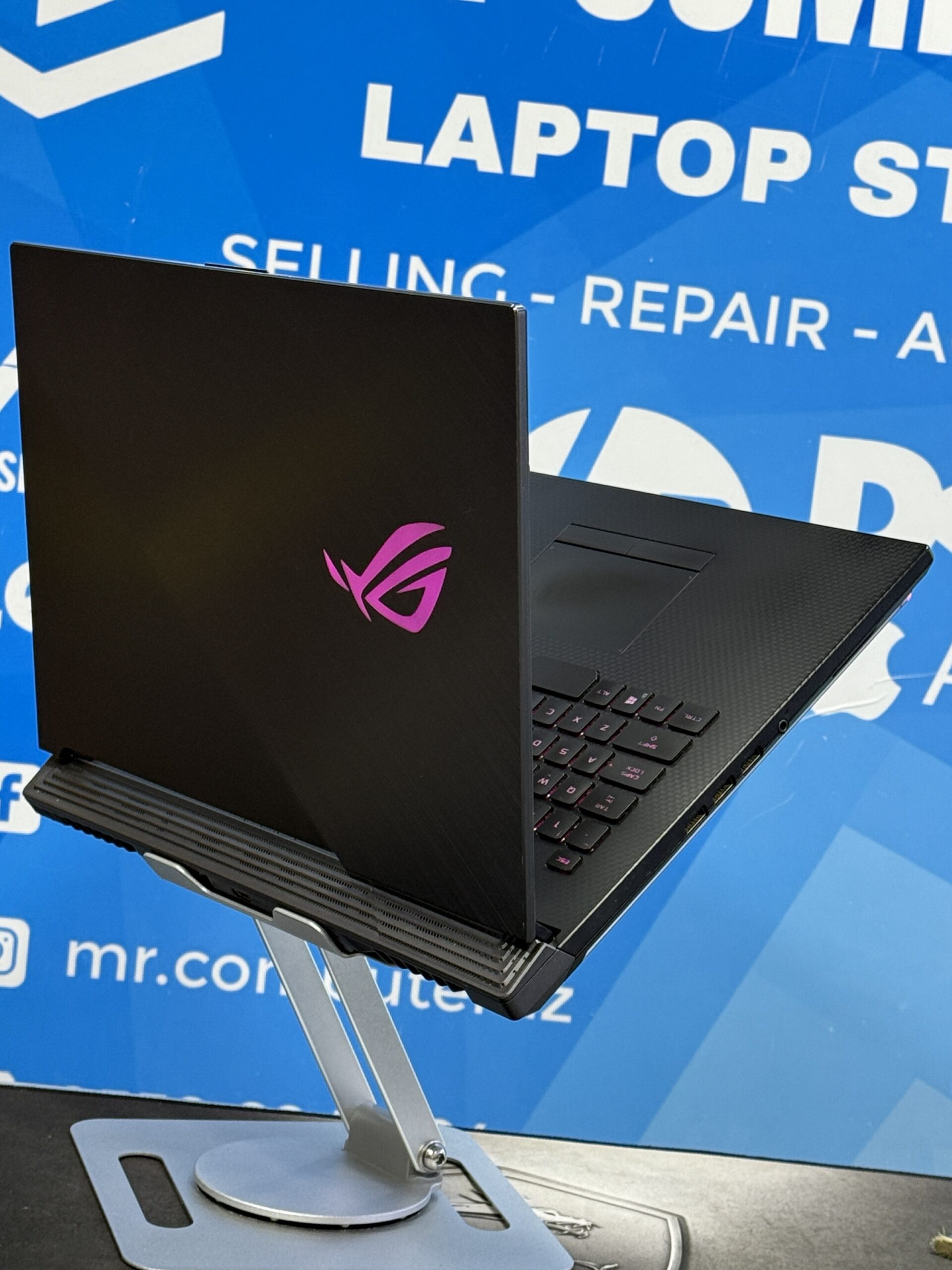 img_0203 ASUS ROG STRIX 17 - Image 8